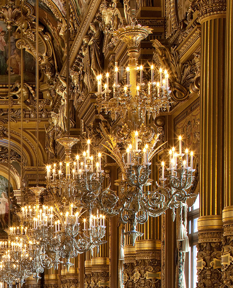 Люстра в стиле барокко. Парижская Гранд-опера (Palais Garnier)