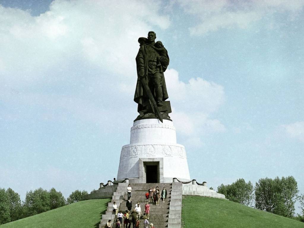 Воин-освободитель, 1949